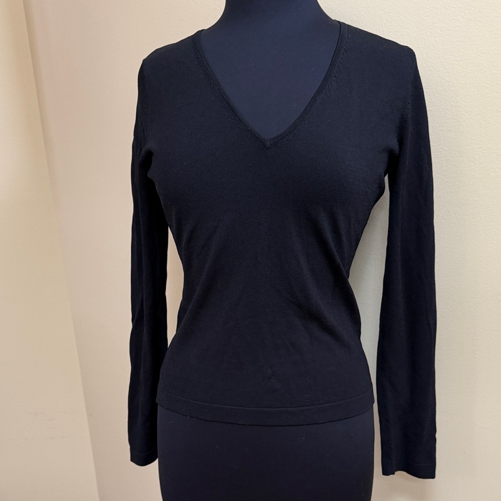 New Essendi Elegant Black Long Sleeve Top with Back sheer  Design size L